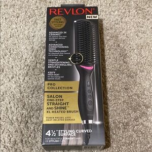 Still in Box! Revlon Salon One-Step Straight and Shine XL Heated Brush